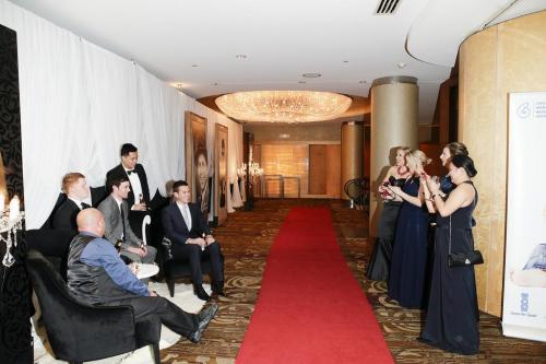 15004868196 fbec2444a6 b